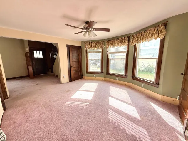 $100,000 | 109 White Street North, Comfrey, MN 56019