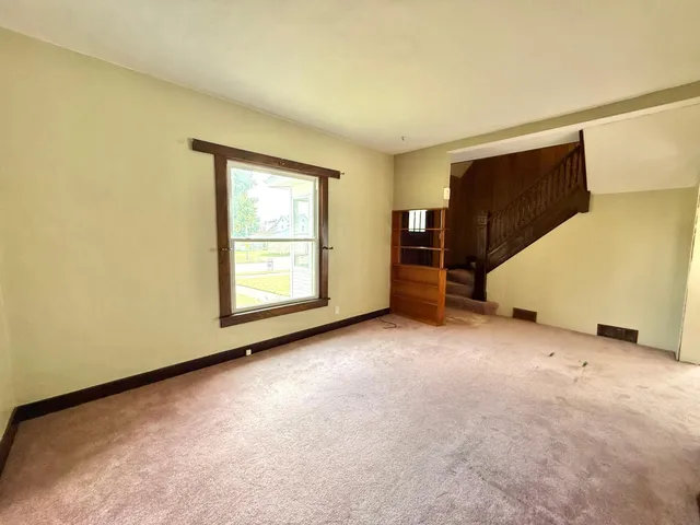 $100,000 | 109 White Street North, Comfrey, MN 56019