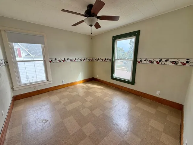 $100,000 | 109 White Street North, Comfrey, MN 56019