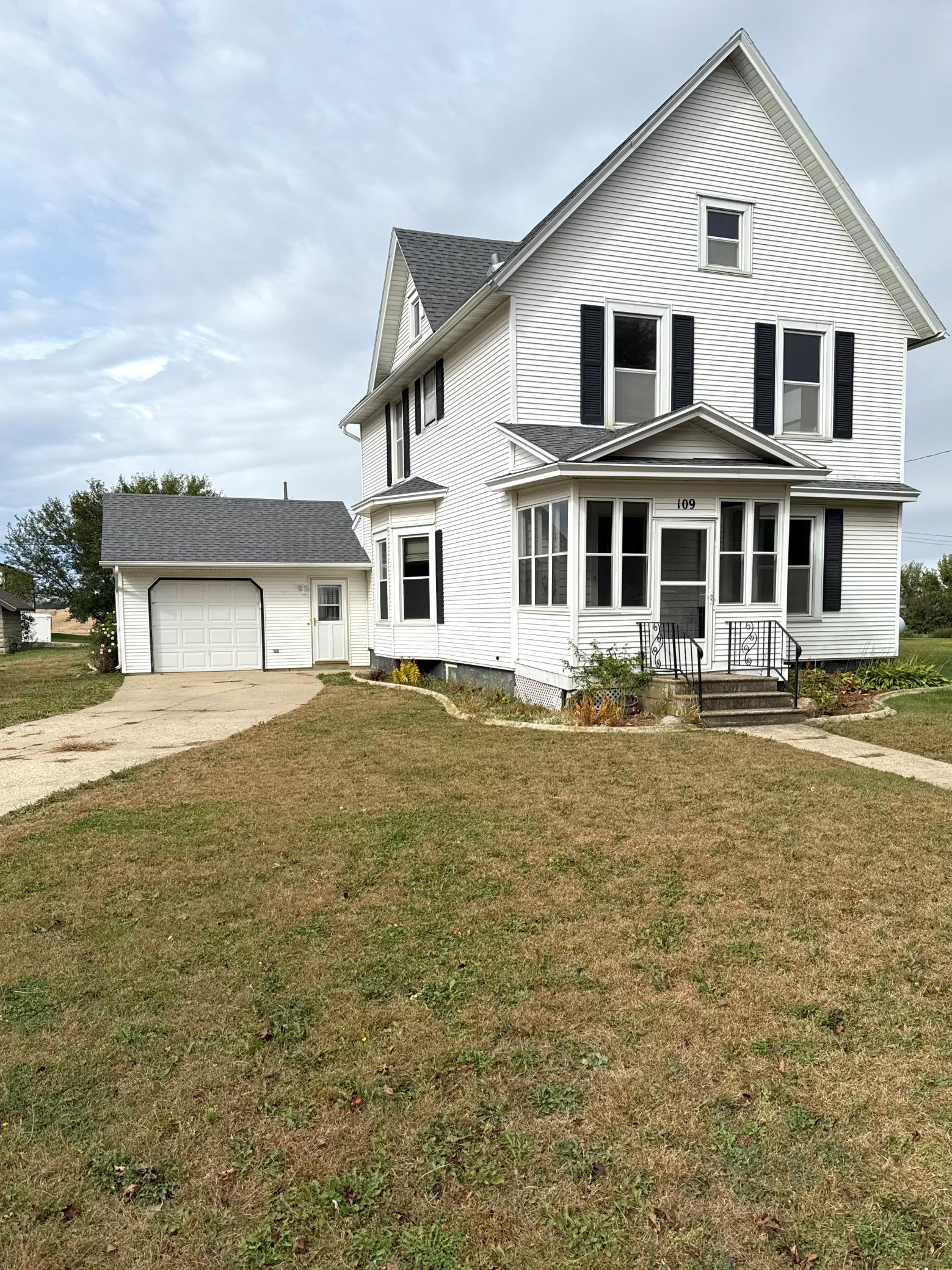 109 White Street North Comfrey, MN 56019 - Photo 2 of 27