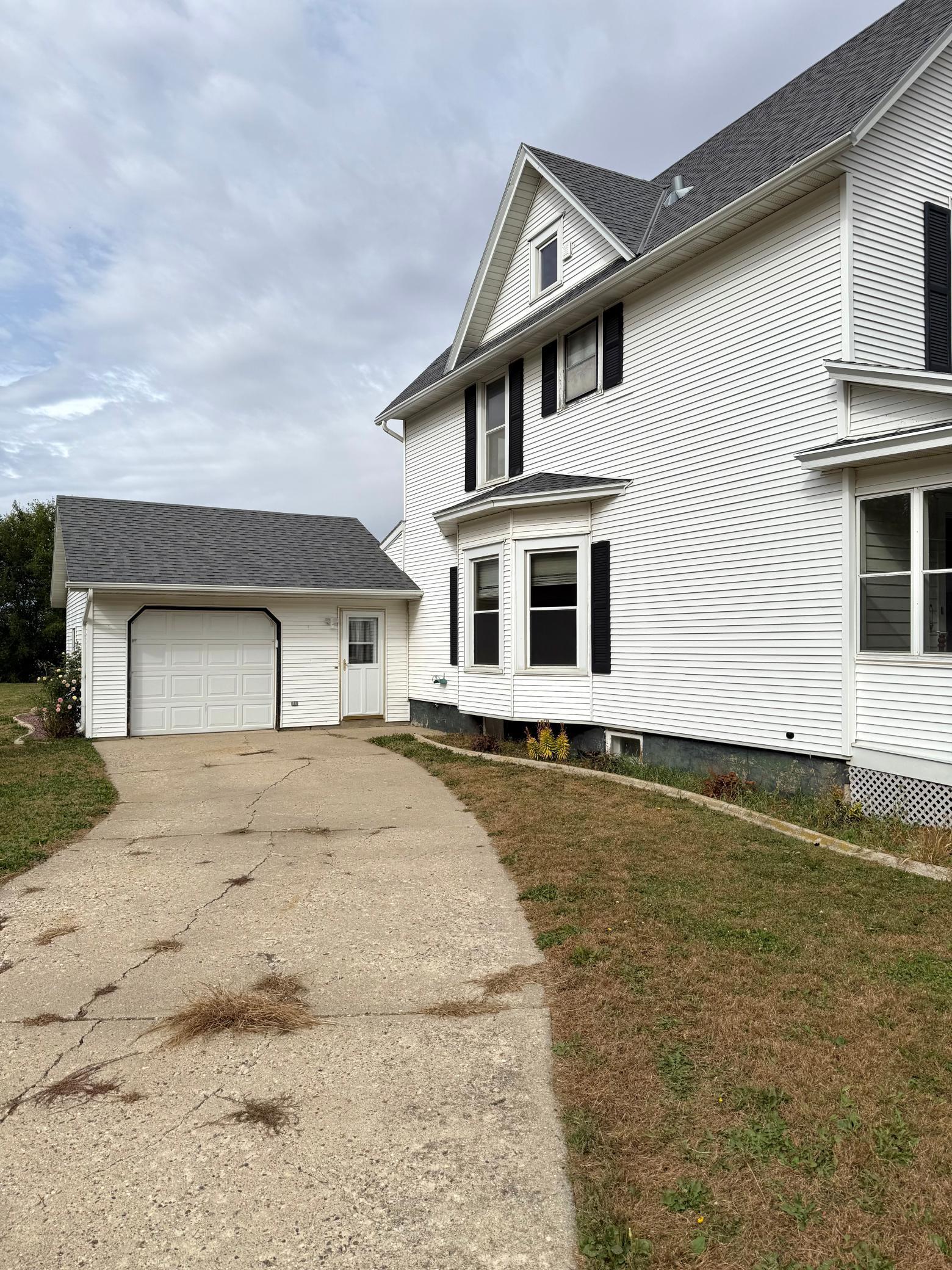 109 White Street North Comfrey, MN 56019 - Photo 4 of 27