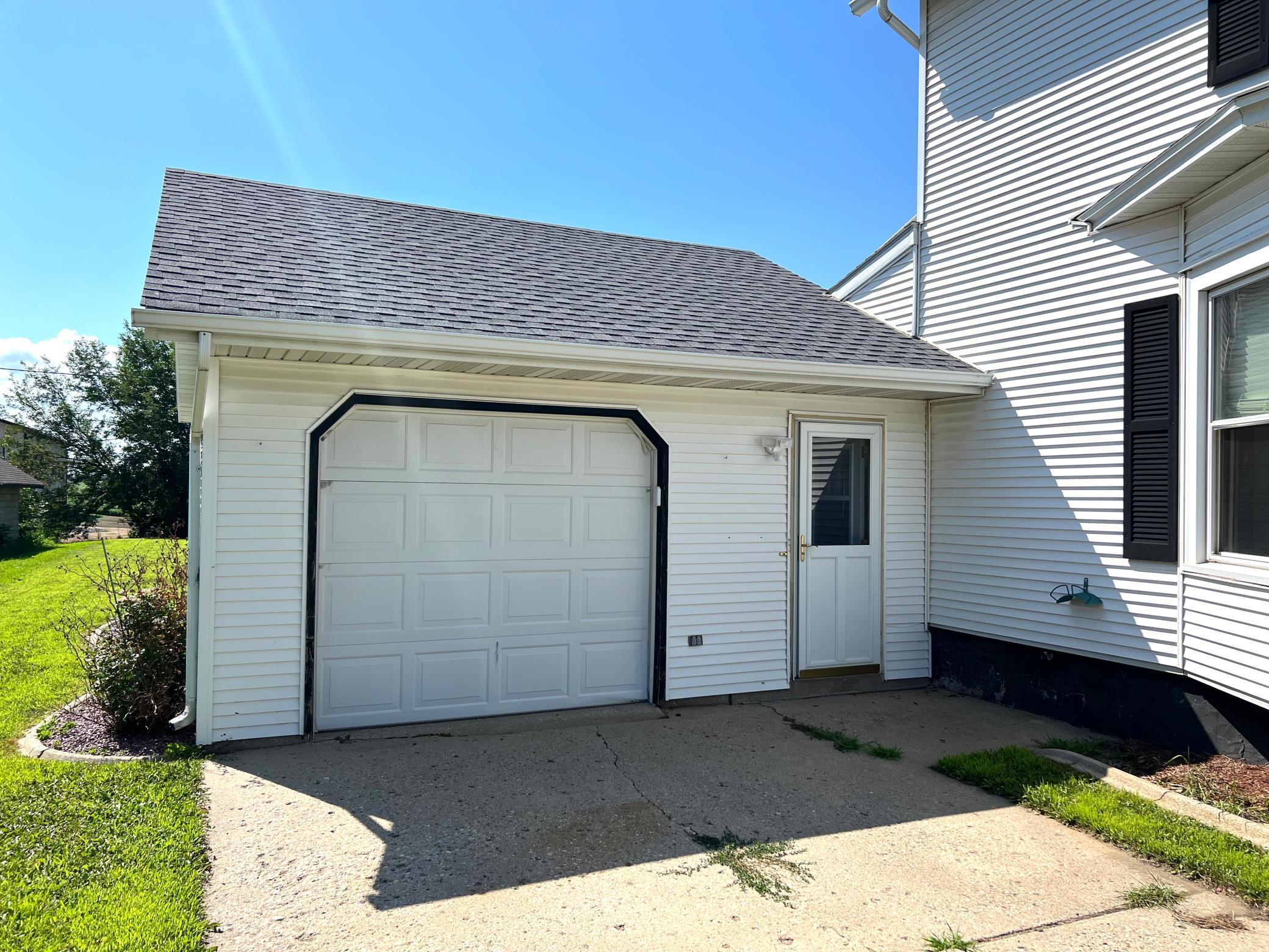 109 White Street North Comfrey, MN 56019 - Photo 5 of 27