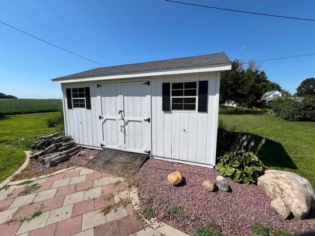 $100,000 | 109 White Street North, Comfrey, MN 56019