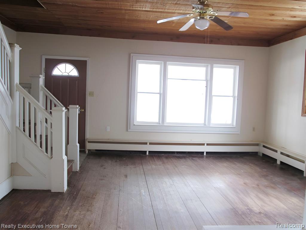 75 Delaware Street Sandusky, MI 48471 - Photo 6 of 27