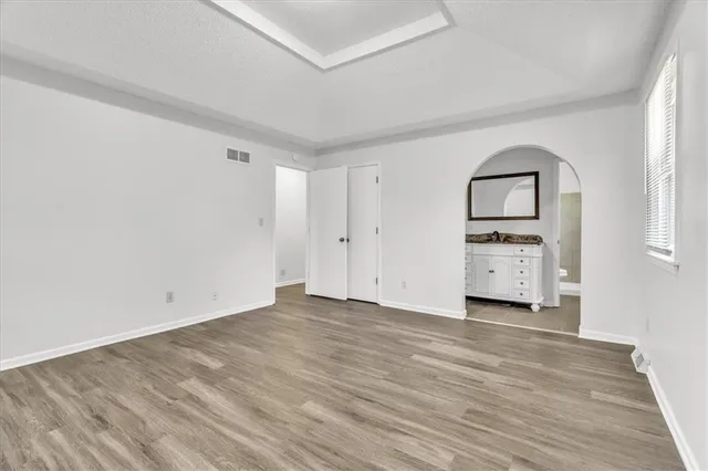 $284,000 | 10705 Northwest 58th Street, Kansas City, MO 64152