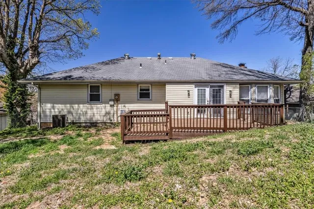 $284,000 | 10705 Northwest 58th Street, Kansas City, MO 64152