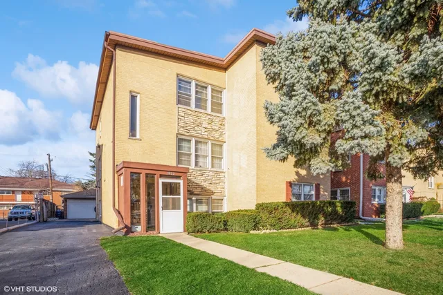 $1,650 | 1022 Arnold Court, Unit B, Des Plaines, IL 60016