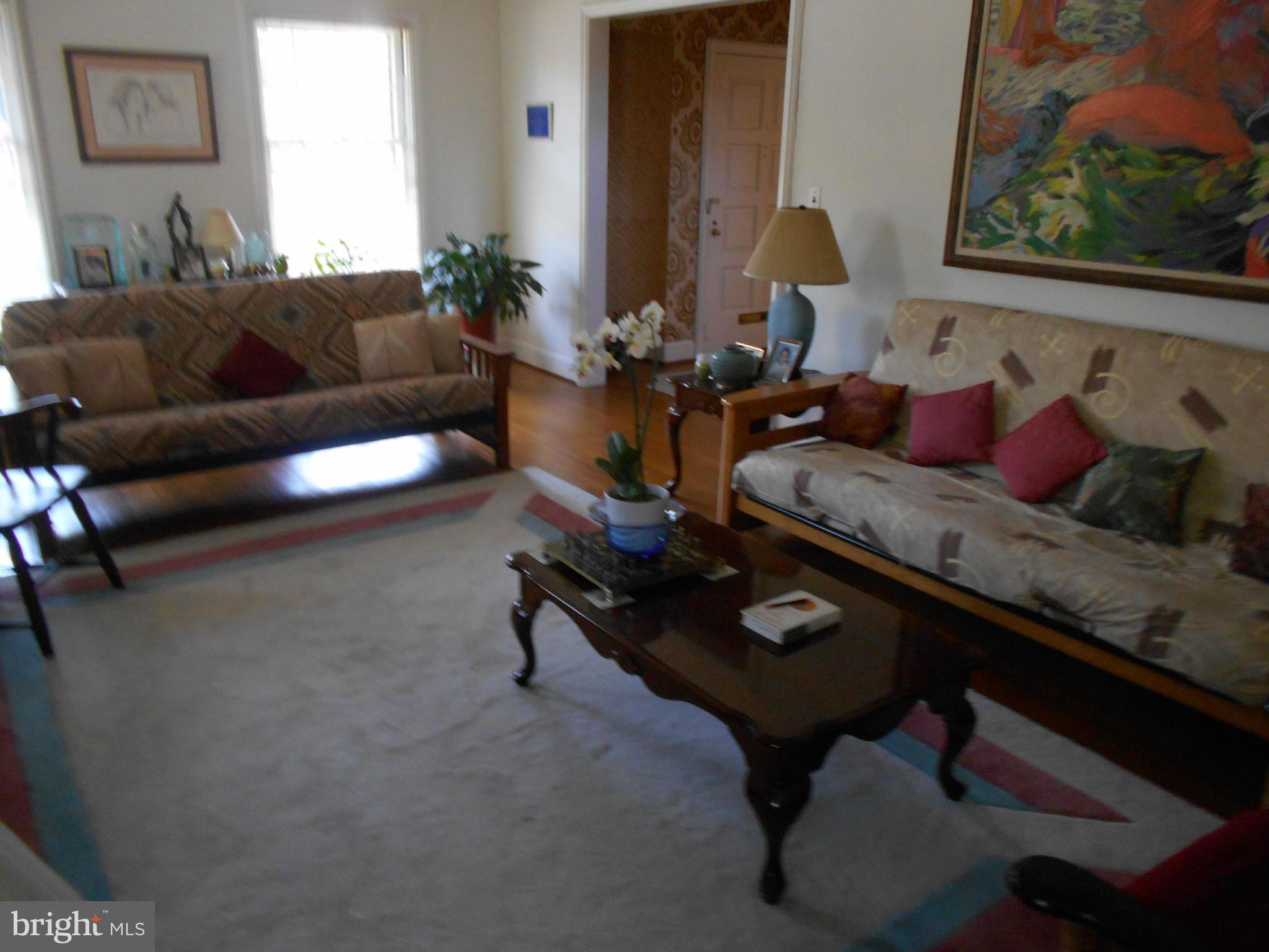 209 Churchwardens Road Baltimore, MD 21212 - Photo 15 of 30 Living Room