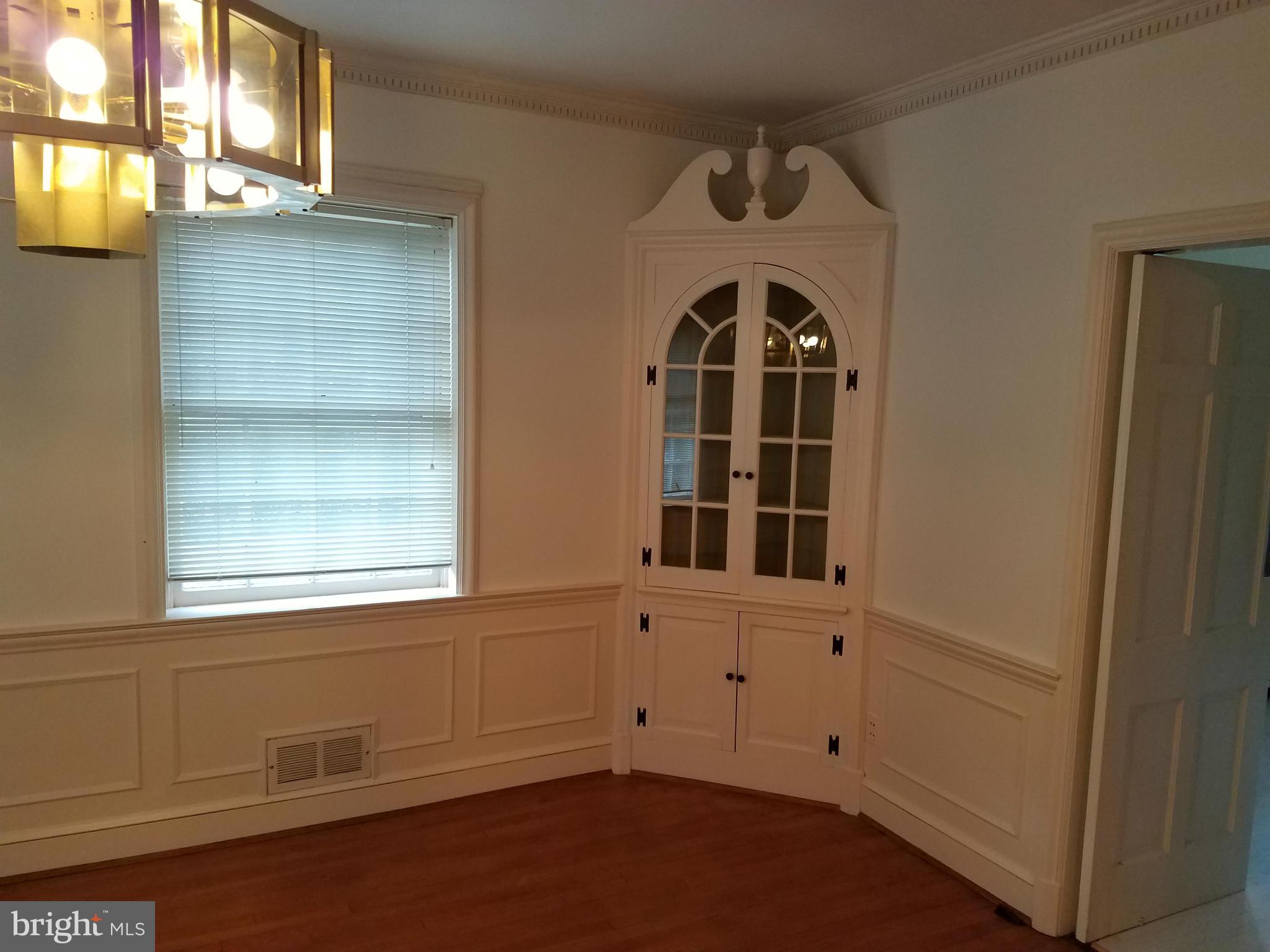 209 Churchwardens Road Baltimore, MD 21212 - Photo 10 of 30 Dining Room