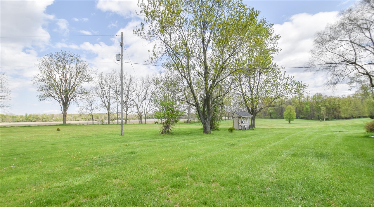 305 Ridge Road Quincy, MI 49082 - Photo 4 of 34 Gallery Image 4
