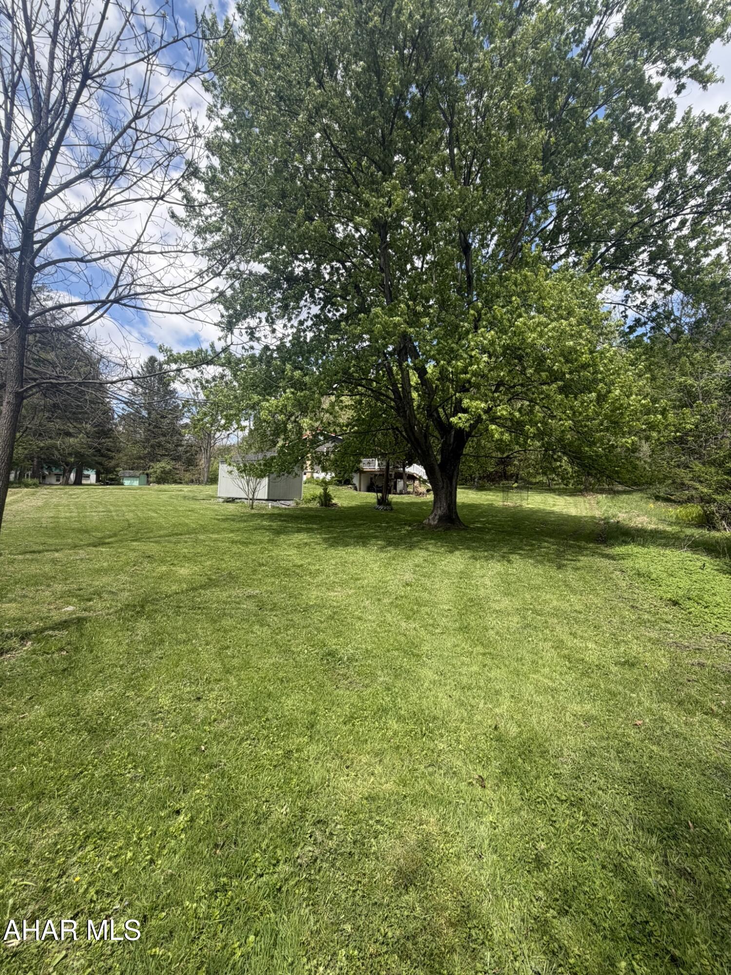 3269 Gwin Road Altoona, PA 16601 - Photo 5 of 19 IMG_1349