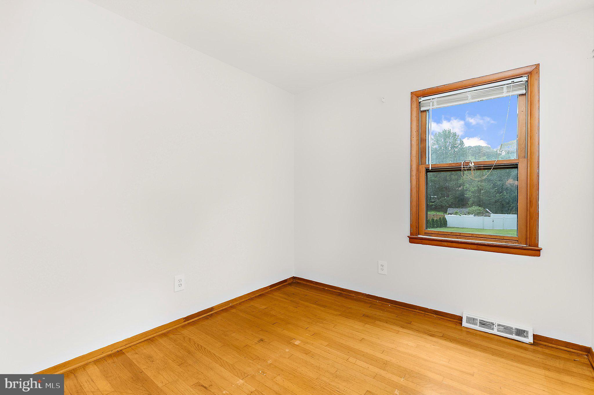 130 Circle Road Pasadena, MD 21122 - Photo 27 of 49