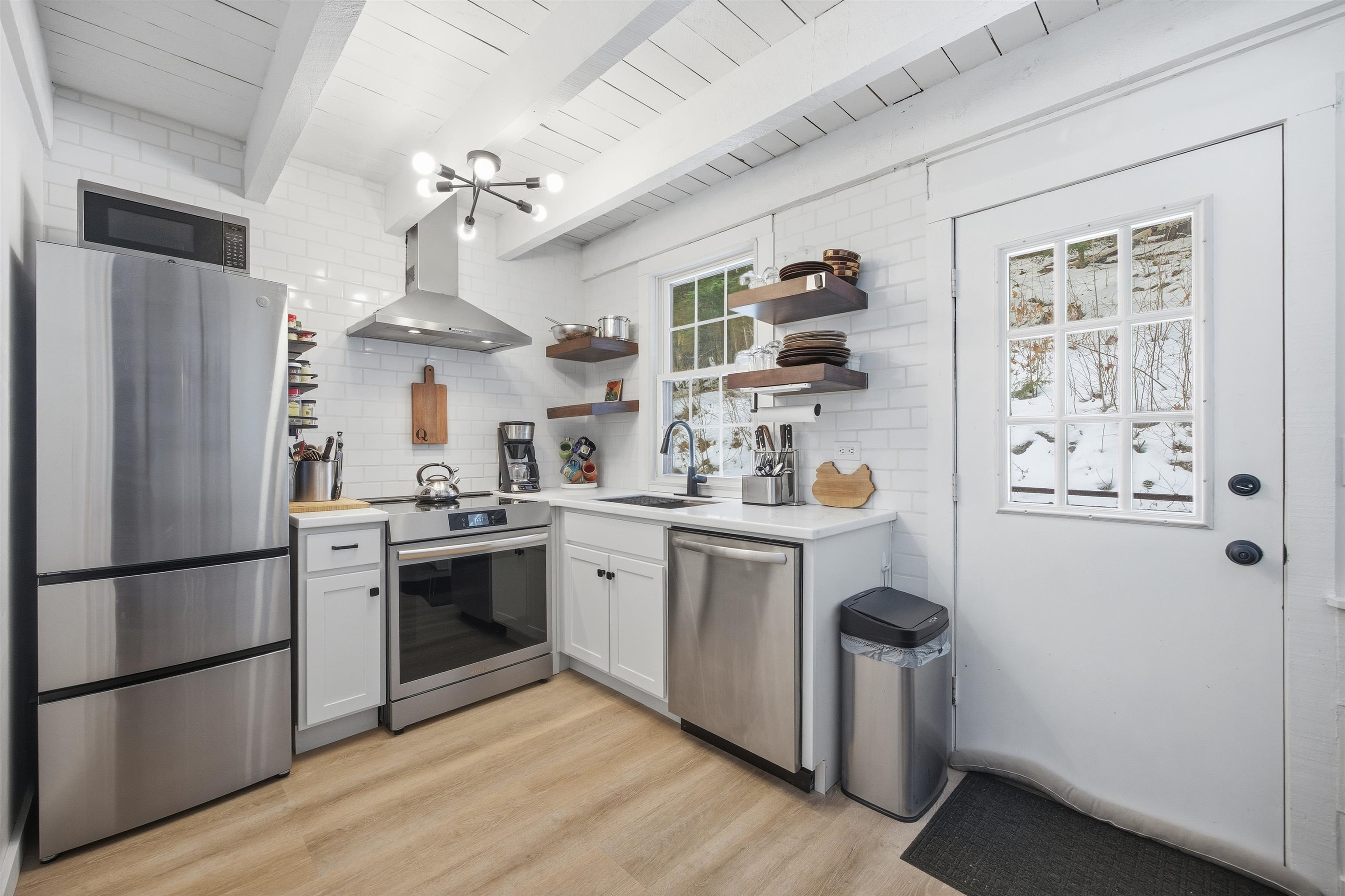 574 Willard Road Hartford, VT 05059 - Photo 11 of 32