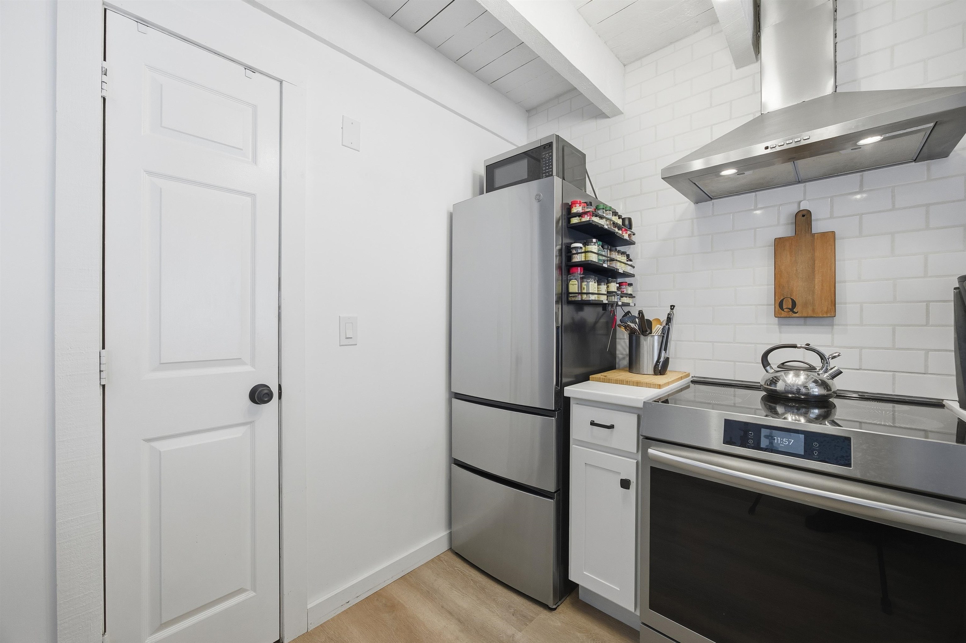 574 Willard Road Hartford, VT 05059 - Photo 12 of 32