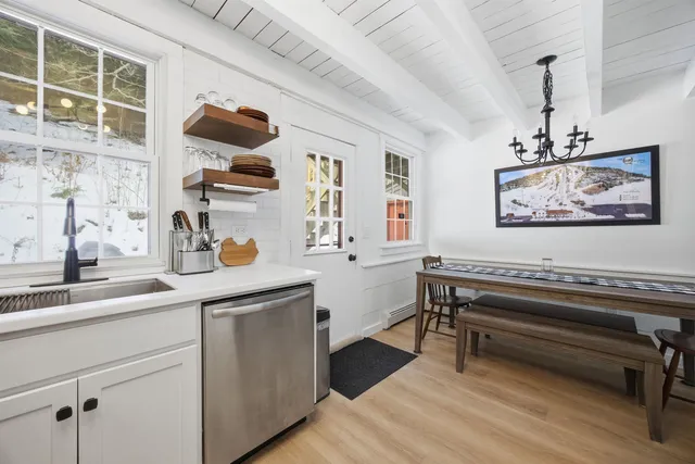 $254,000 | 574 Willard Road, Hartford, VT 05059