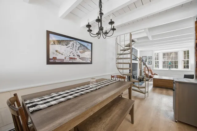 $254,000 | 574 Willard Road, Hartford, VT 05059