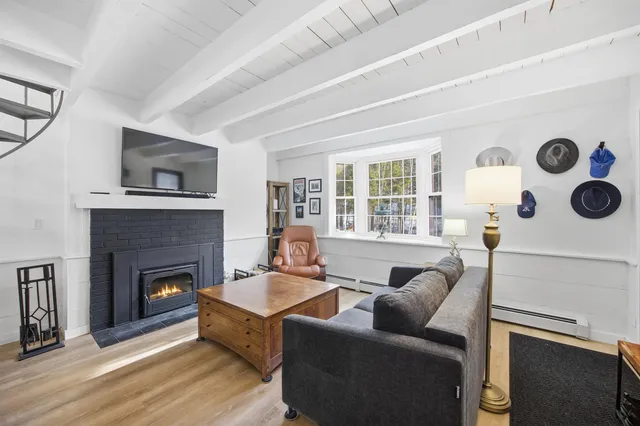 $254,000 | 574 Willard Road, Hartford, VT 05059