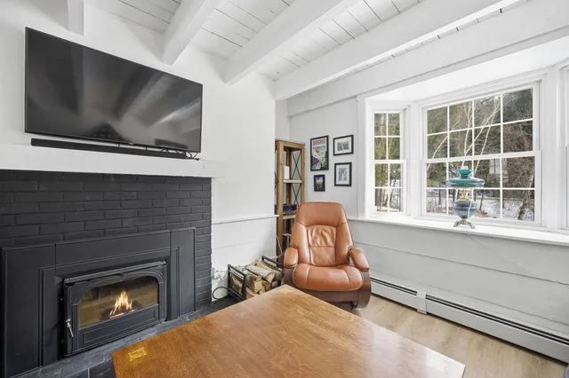 $254,000 | 574 Willard Road, Hartford, VT 05059