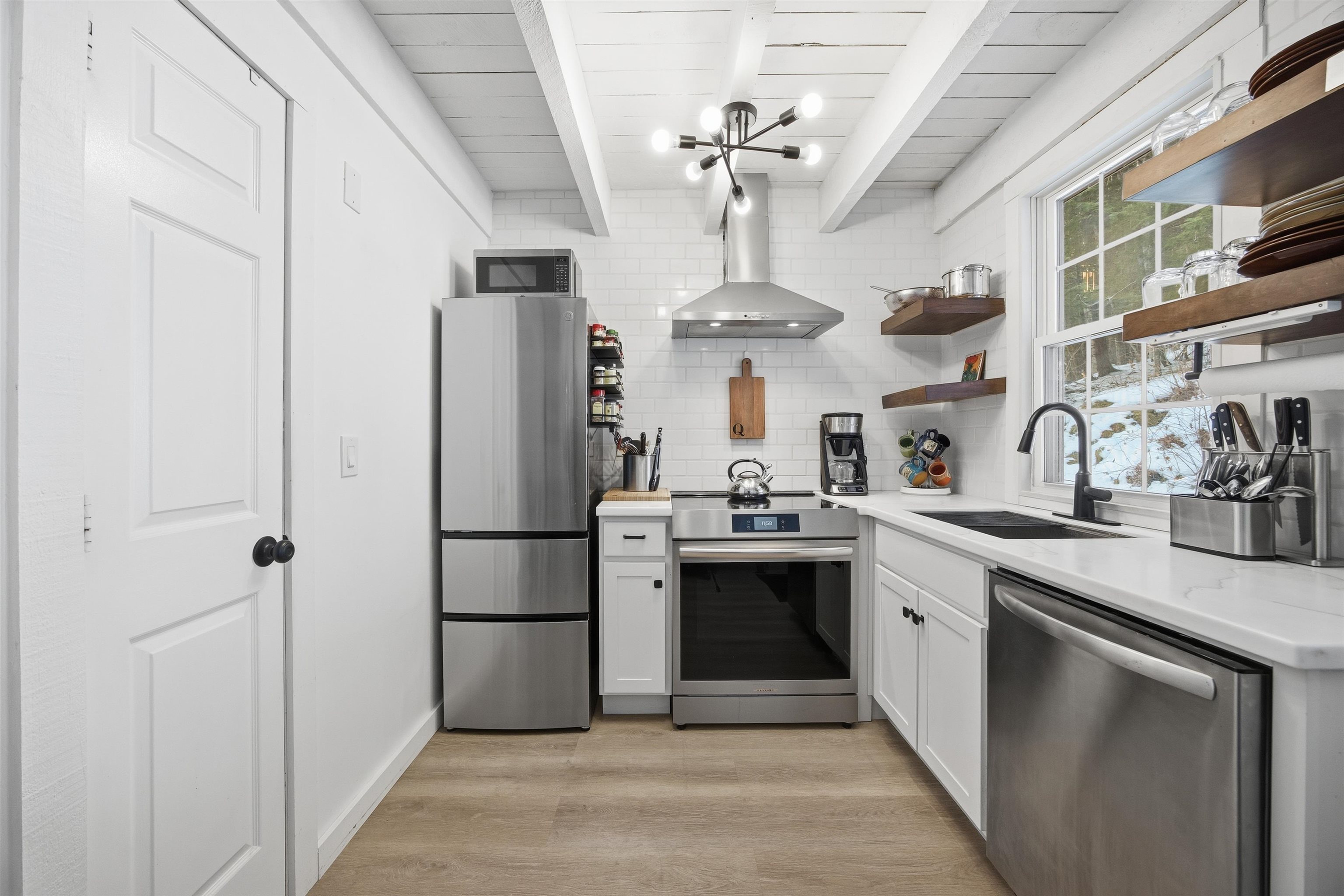 574 Willard Road Hartford, VT 05059 - Photo 10 of 32