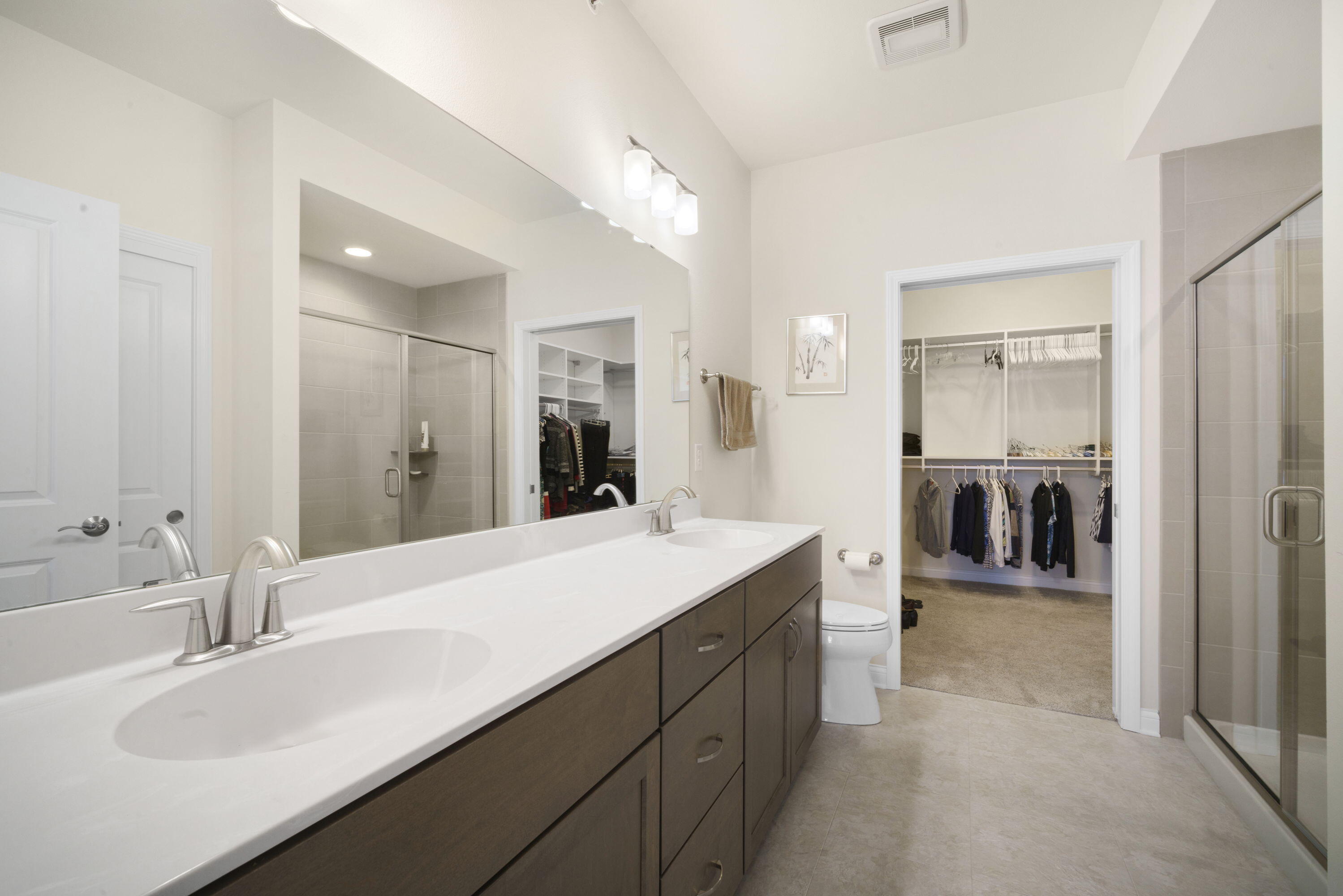 4417 Creekside Pass Brookfield, WI 53005 - Photo 12 of 25 Primay Suite Bath