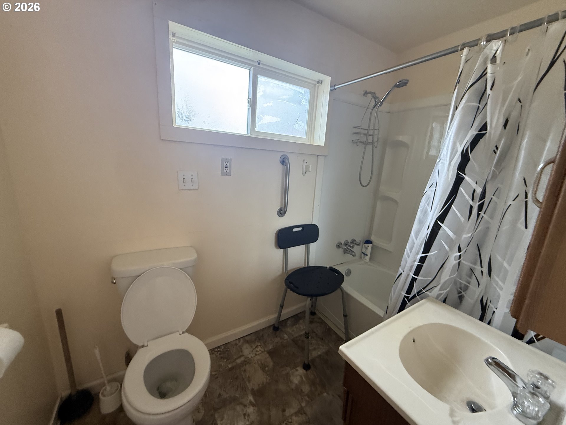 115 North 5th Street Lakeside, OR 97449 - Photo 11 of 16