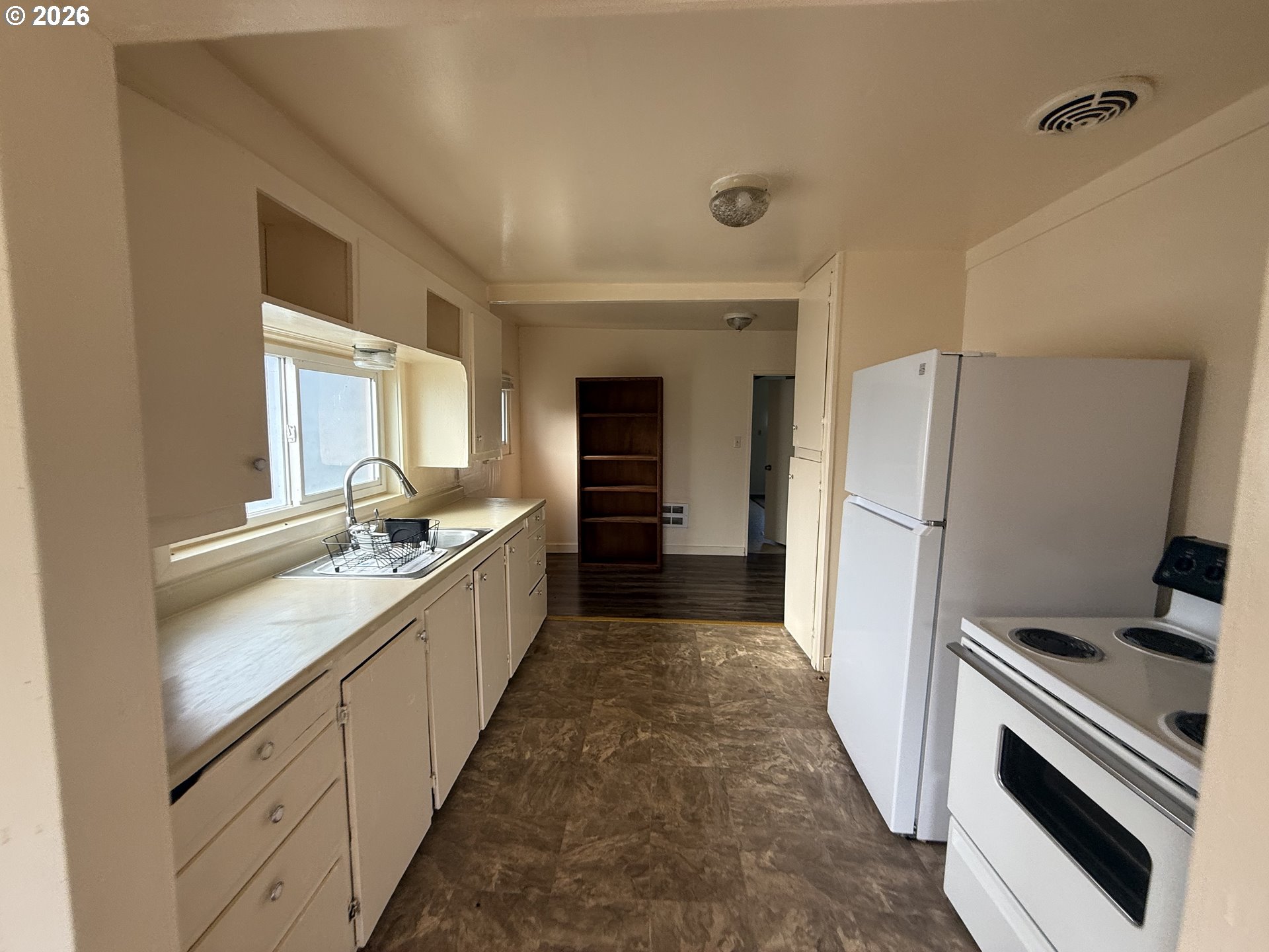 115 North 5th Street Lakeside, OR 97449 - Photo 6 of 16