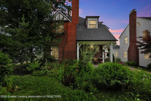 $379,900 | 336 University Drive, East Lansing, MI 48823