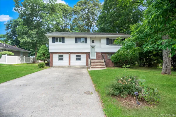 $5,000 | 39 Wolf Hollow Road, Centereach, NY 11720