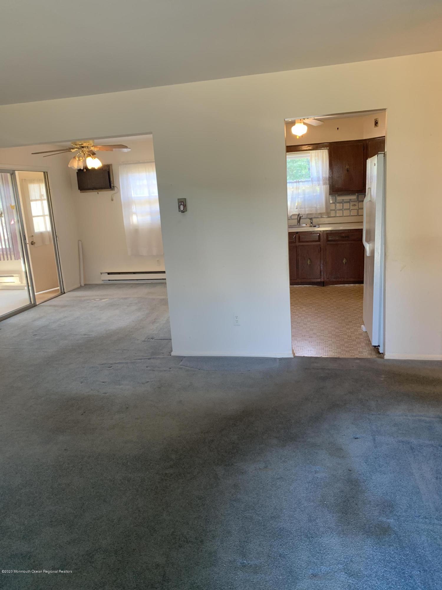 129 Georgetown Road Toms River, NJ 08757 - Photo 2 of 15