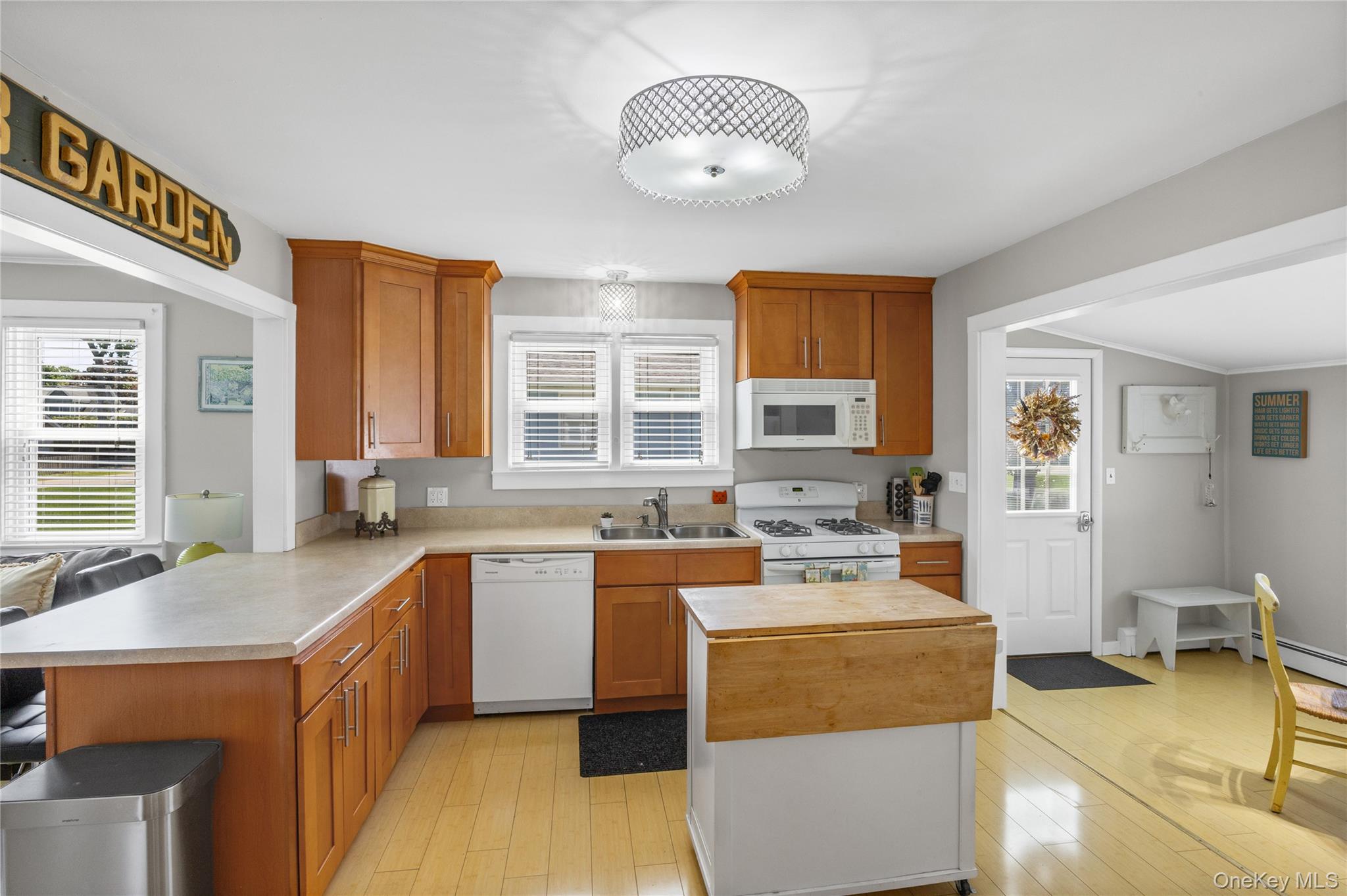 83 Beach Road Riverhead, NY 11901 - Photo 12 of 23