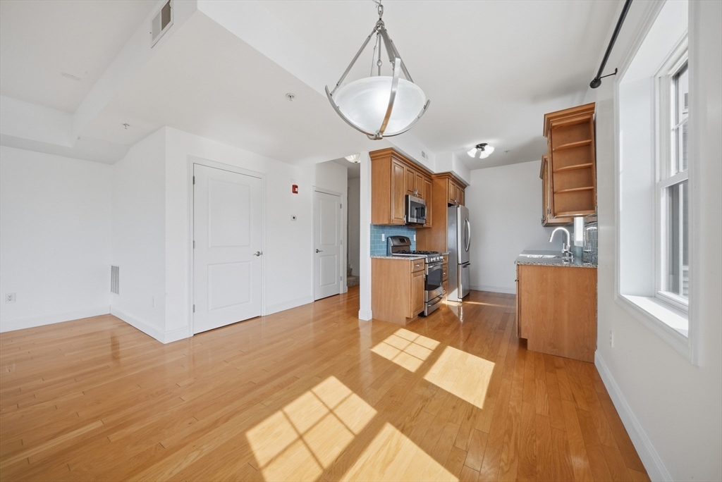 233 Beach Road, Unit A11 Salisbury, MA 01952 - Photo 13 of 37