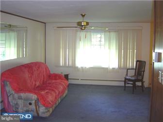 5759 Stoudts Ferry Bridge Road Reading, PA 19605 - Photo 3 of 12 Living Room