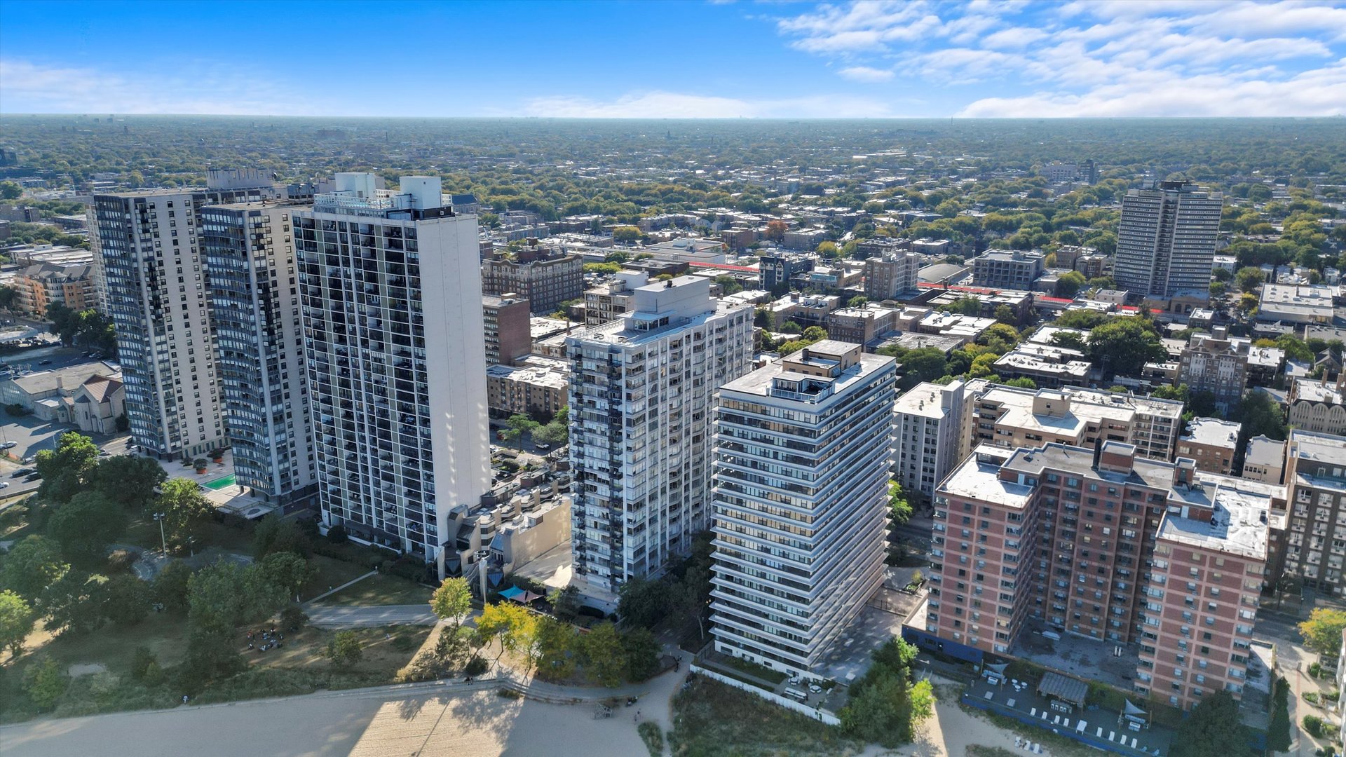 5757 North Sheridan Road, Unit 5J Chicago, IL 60660 - Photo 43 of 44 an aerial view of a city
