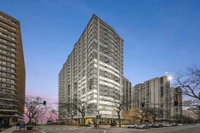 $224,995 | 5757 North Sheridan Road, Unit 5J, Chicago, IL 60660