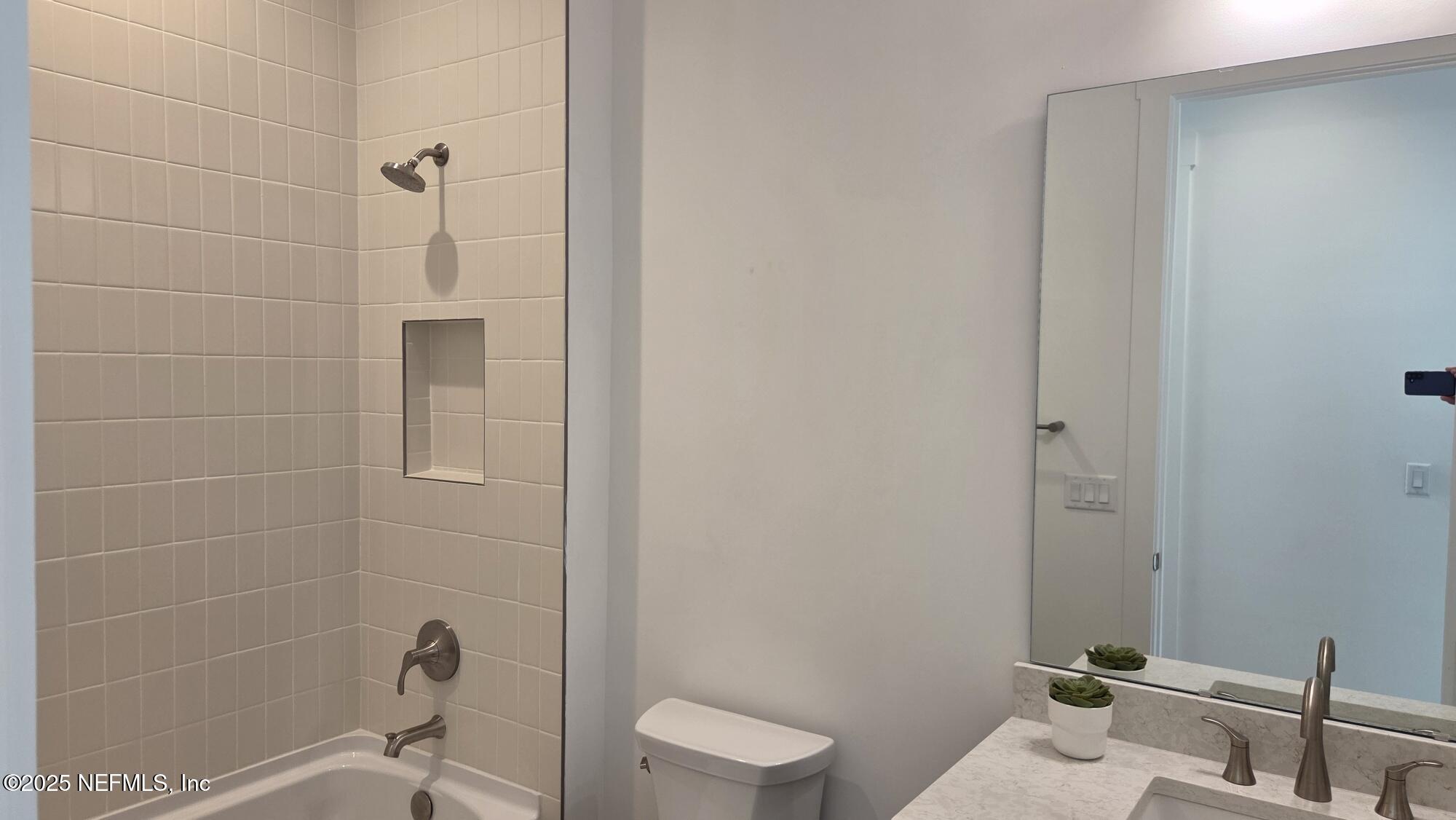 255 Sapling Terrace St. Johns, FL 32259 - Photo 9 of 44 Guest Bath