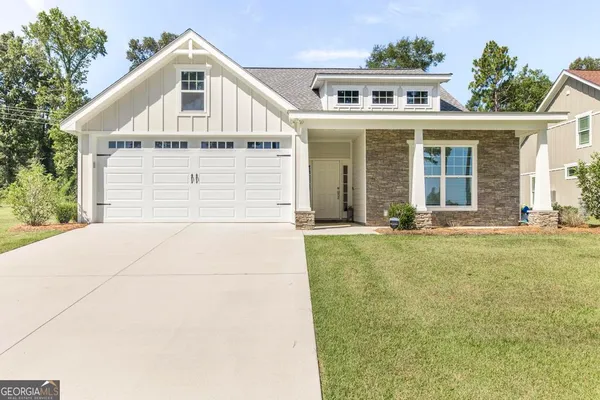 $425,000 | 203 Cherokee Rose Circle, Dublin, GA 31021