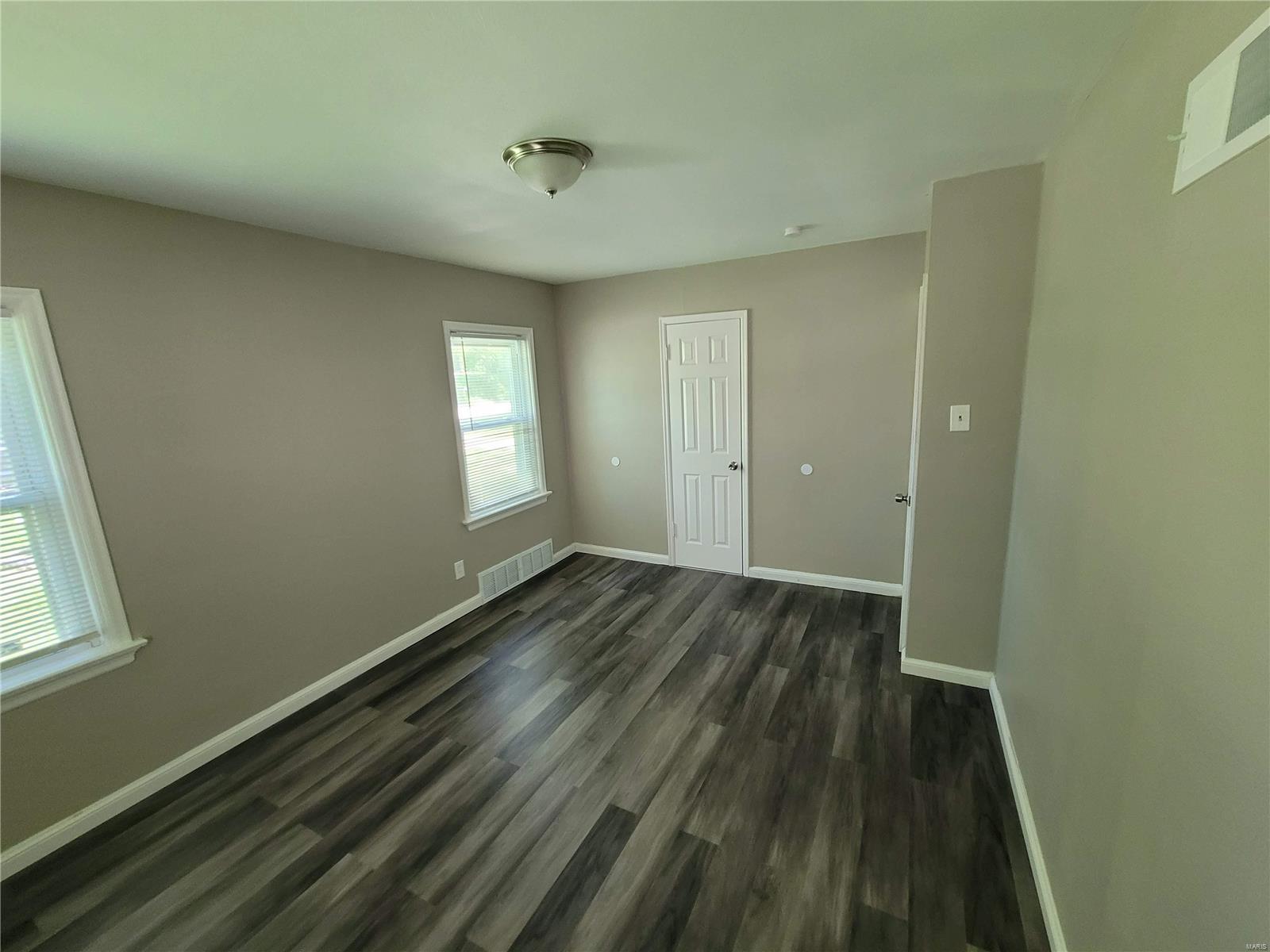 1314 Stein Road St. Louis, MO 63135 - Photo 15 of 29 Gallery Image 15