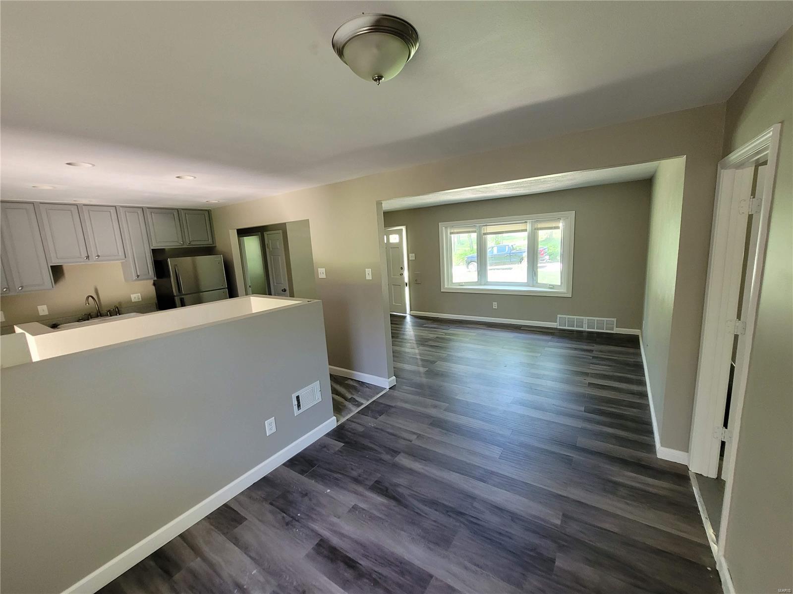 1314 Stein Road St. Louis, MO 63135 - Photo 6 of 29 Gallery Image 6
