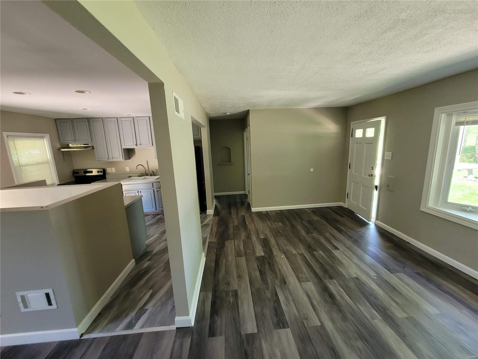 1314 Stein Road St. Louis, MO 63135 - Photo 7 of 29 Gallery Image 7