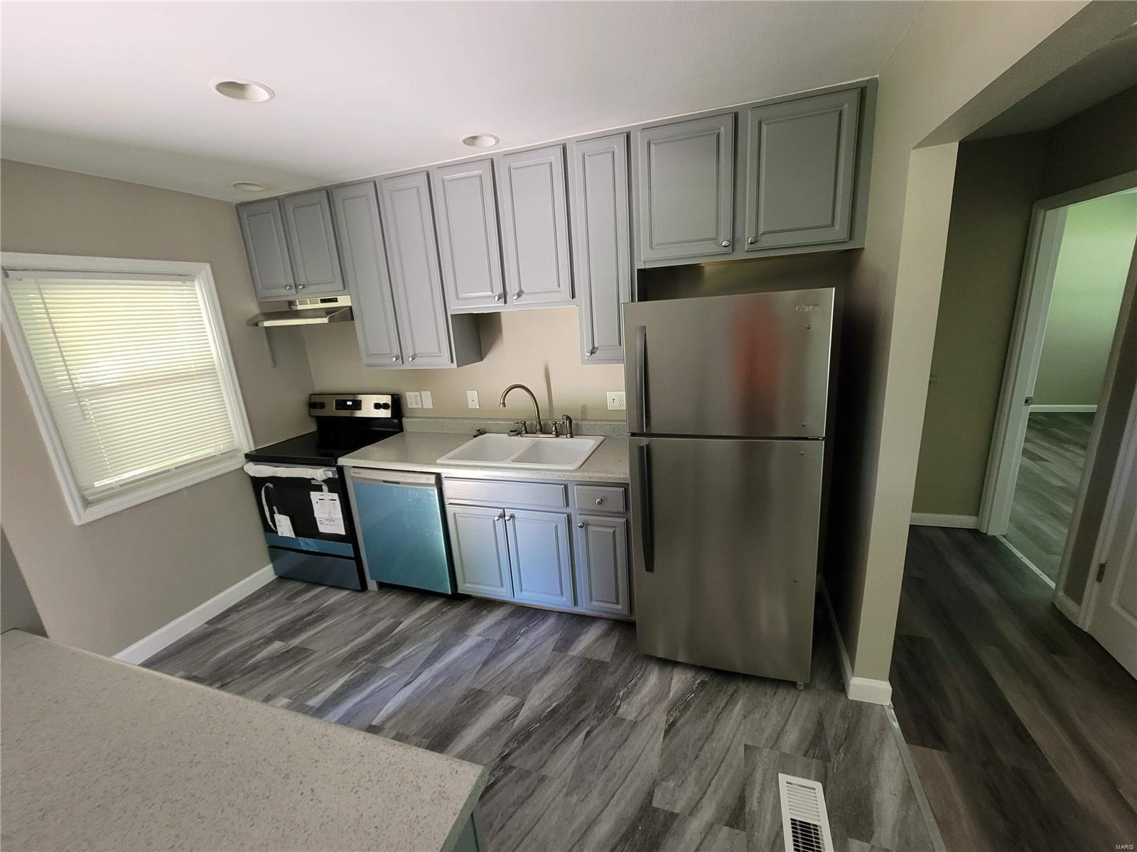 1314 Stein Road St. Louis, MO 63135 - Photo 8 of 29 Gallery Image 8