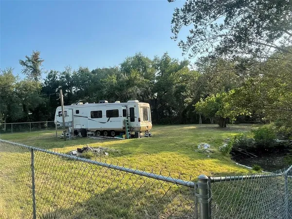 $300,000 | 10020 Linda Street, Gibsonton, FL 33534