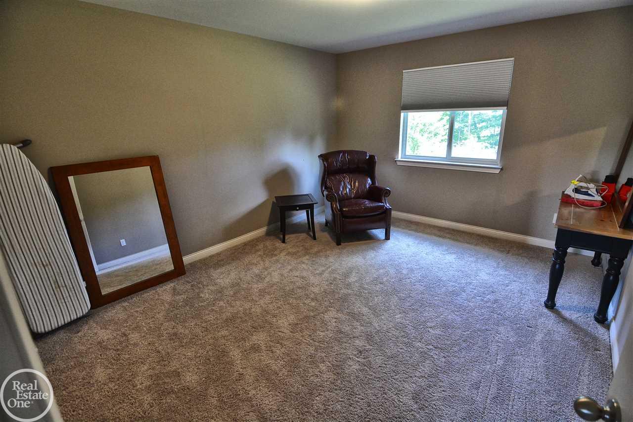 56230 Hidden Creek Road Utica, MI 48316 - Photo 27 of 35 31326590-26.JPG