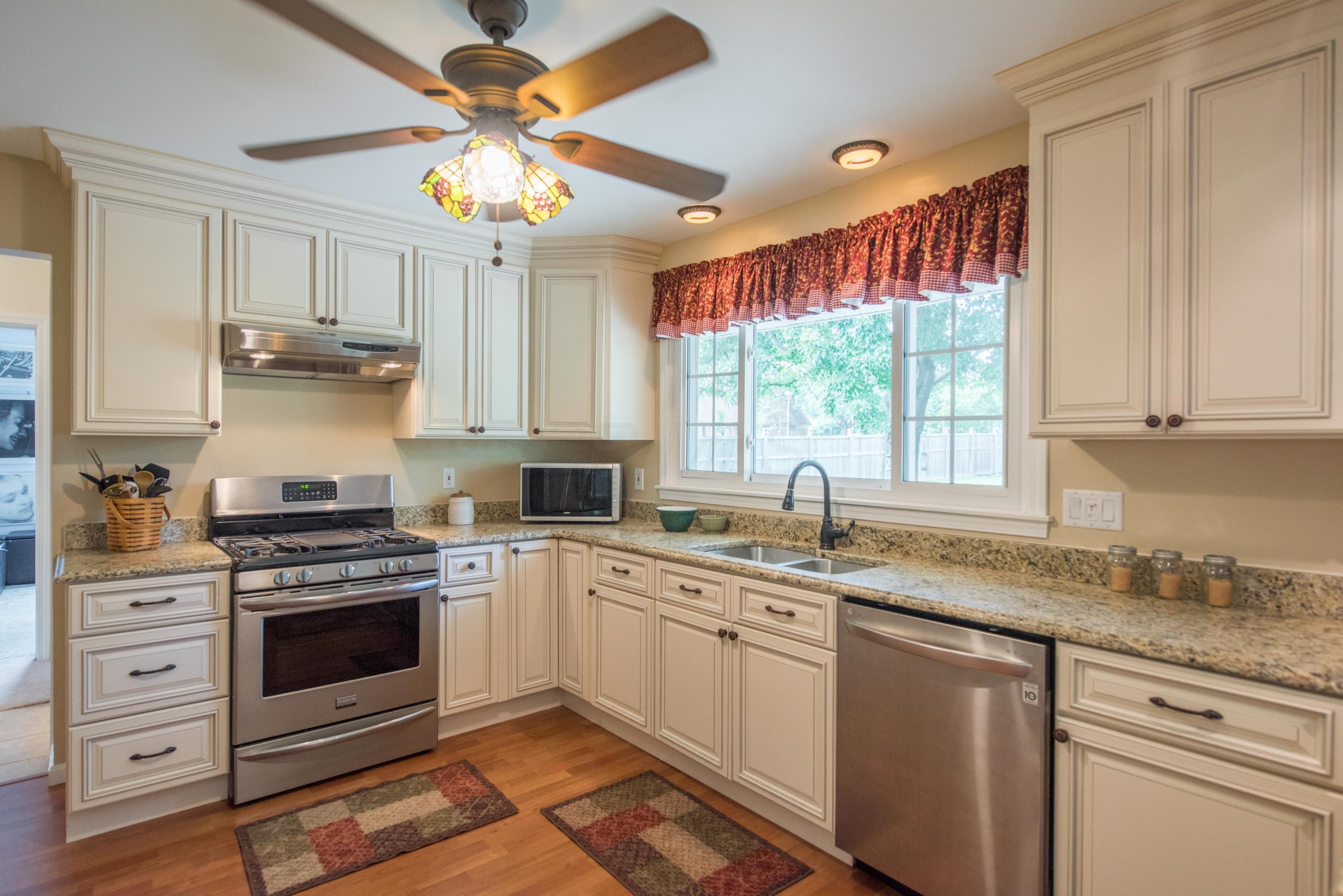 2268 Lytham Road Columbus, OH 43220 - Photo 13 of 30