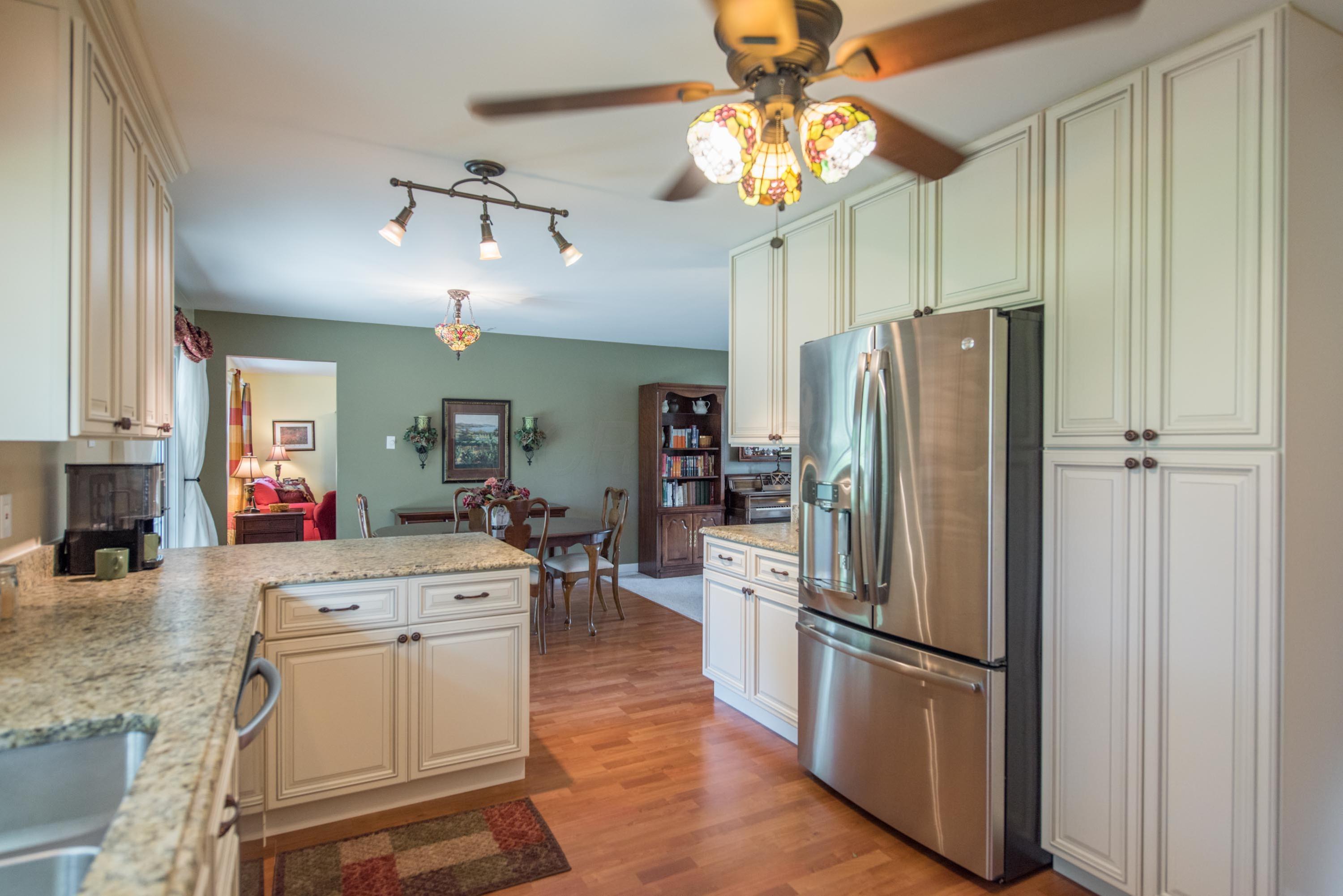 2268 Lytham Road Columbus, OH 43220 - Photo 15 of 30