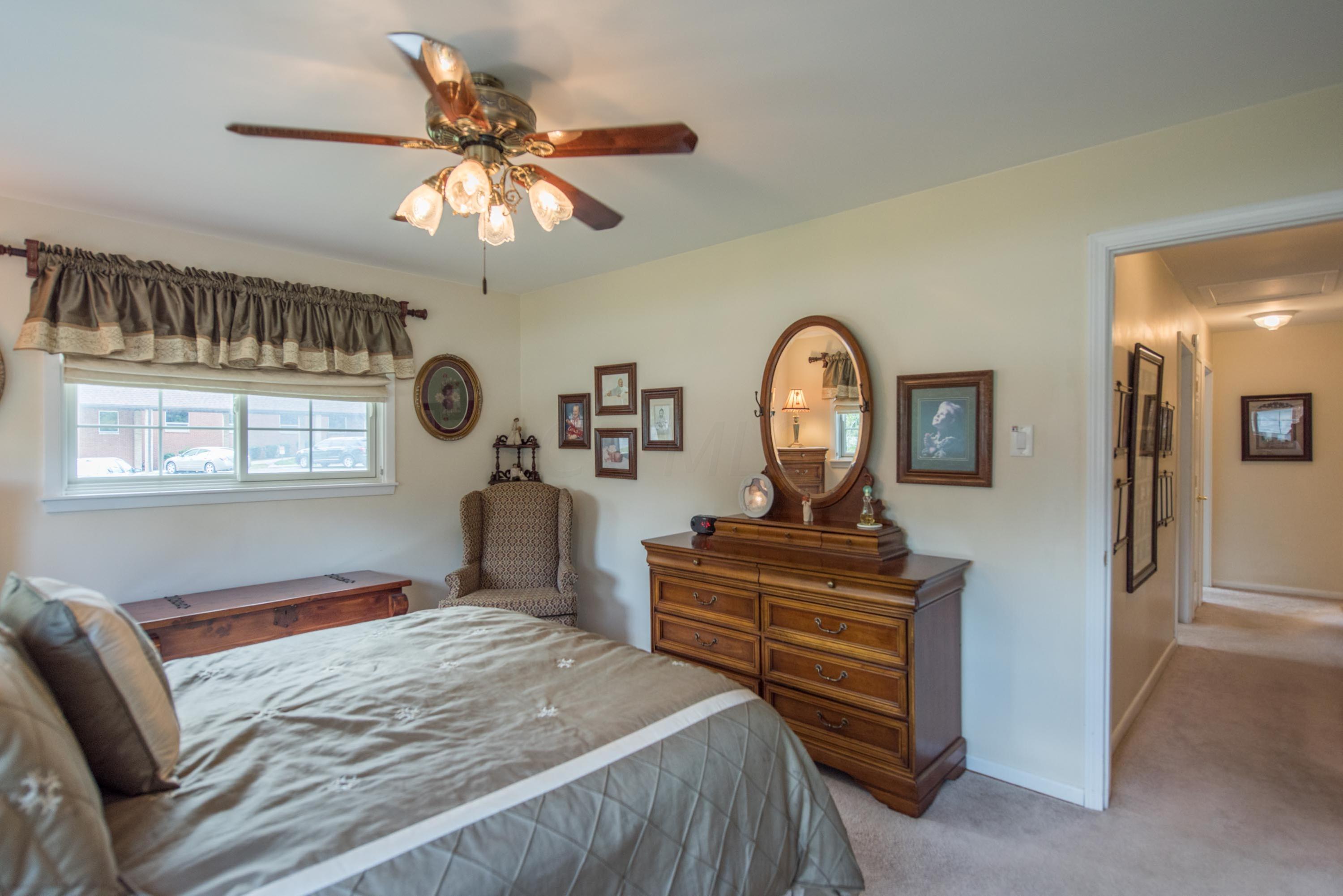 2268 Lytham Road Columbus, OH 43220 - Photo 18 of 30
