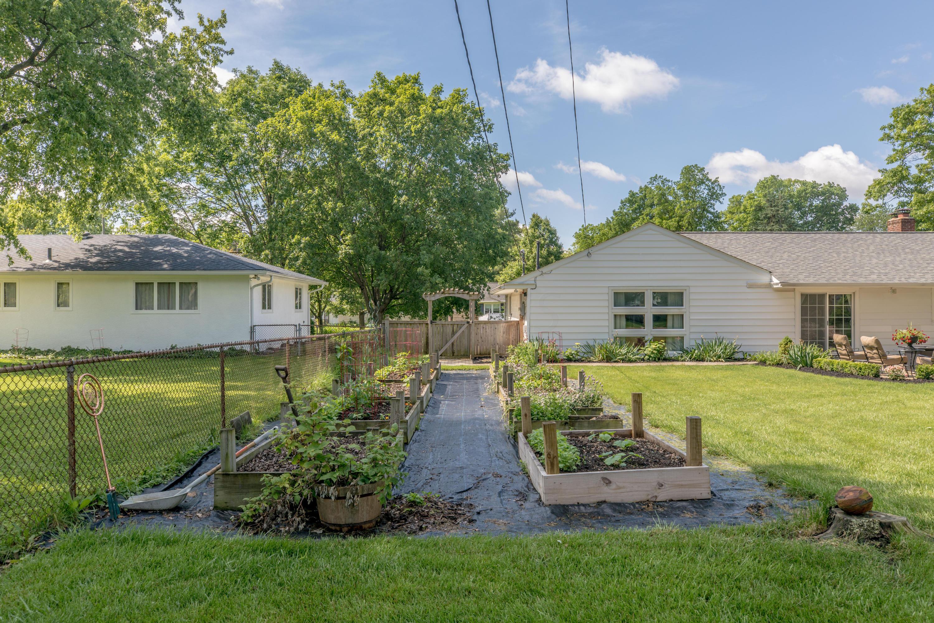 2268 Lytham Road Columbus, OH 43220 - Photo 27 of 30