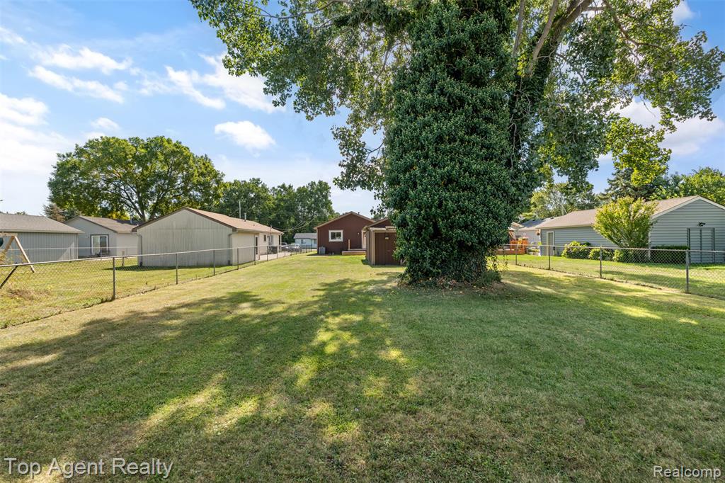 49431 Fuller Road Chesterfield, MI 48051 - Photo 25 of 36