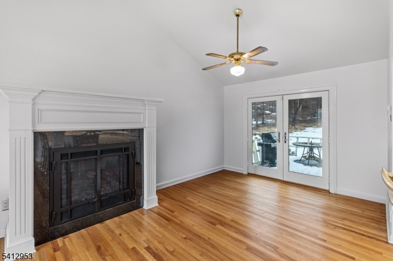 31 Ridge Court Cedar Grove, NJ 07009 - Photo 11 of 33