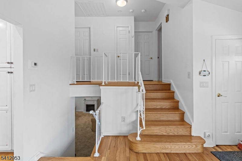 31 Ridge Court Cedar Grove, NJ 07009 - Photo 13 of 33