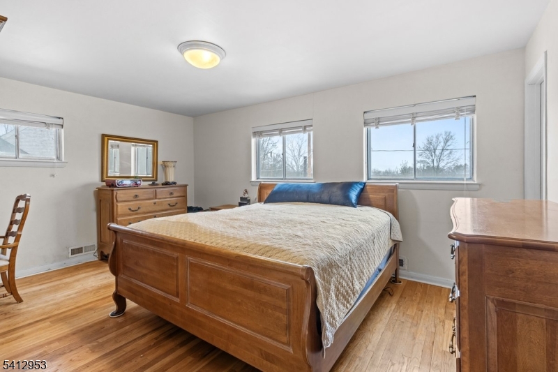 31 Ridge Court Cedar Grove, NJ 07009 - Photo 16 of 33